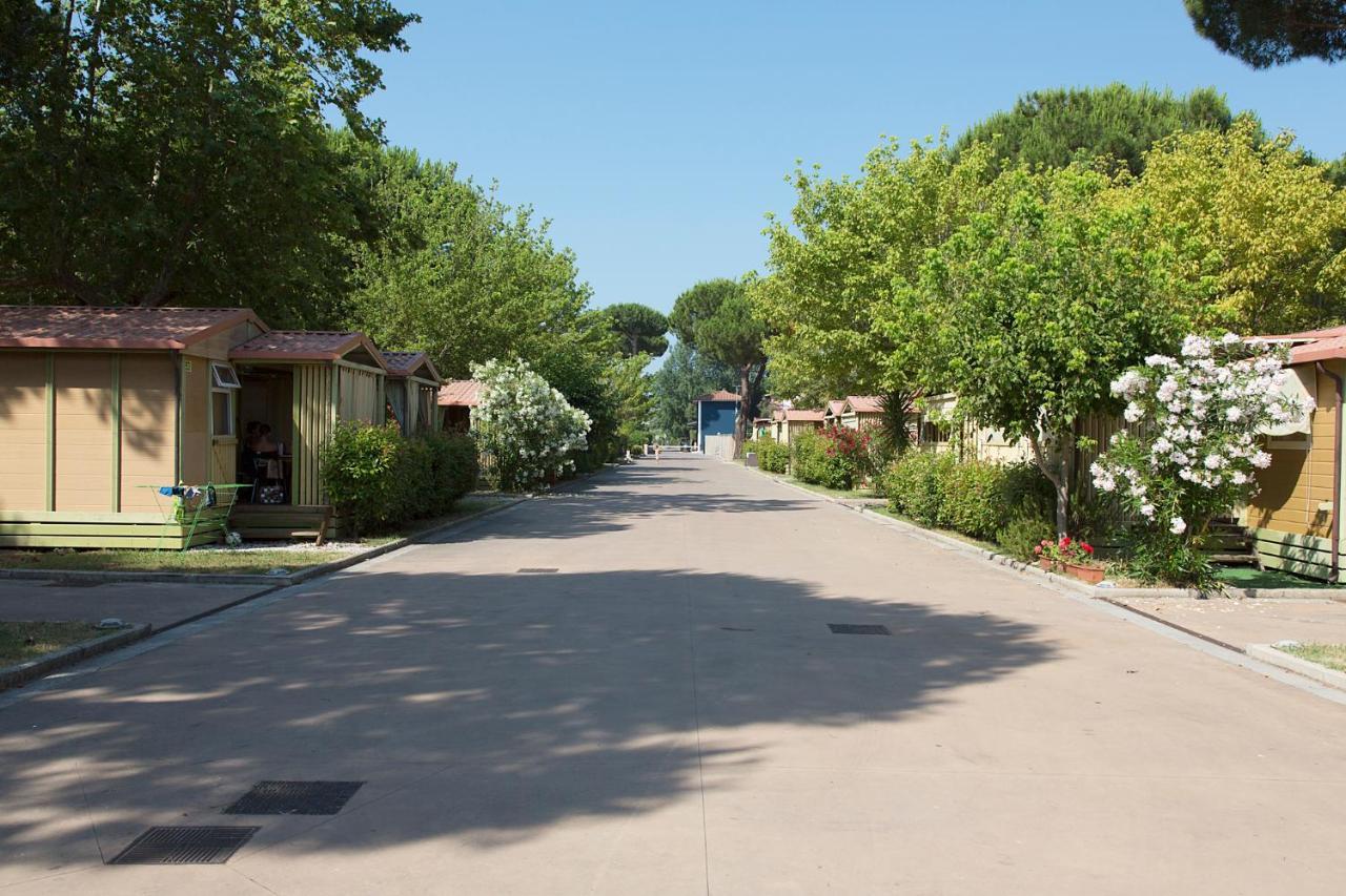 Готель Camping Versilia Mare Лідо-ді-Камайоре Екстер'єр фото