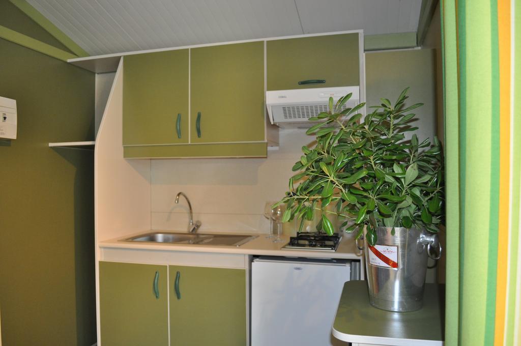 Готель Camping Versilia Mare Лідо-ді-Камайоре Екстер'єр фото